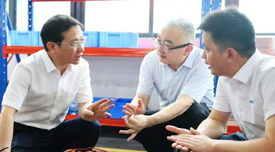 贛州市委書(shū)記黃喜忠實(shí)地調(diào)研贛州雷茨等企業(yè)，專題研究裝備制造產(chǎn)業(yè)高質(zhì)量發(fā)展